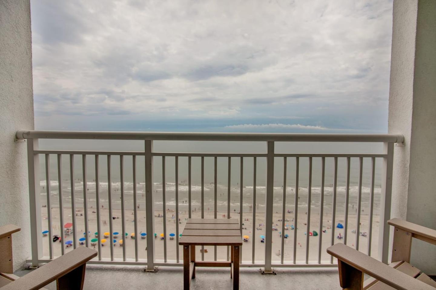 Oceanfront Escape Renovated Suite At Camelot Миртл-Бич Экстерьер фото
