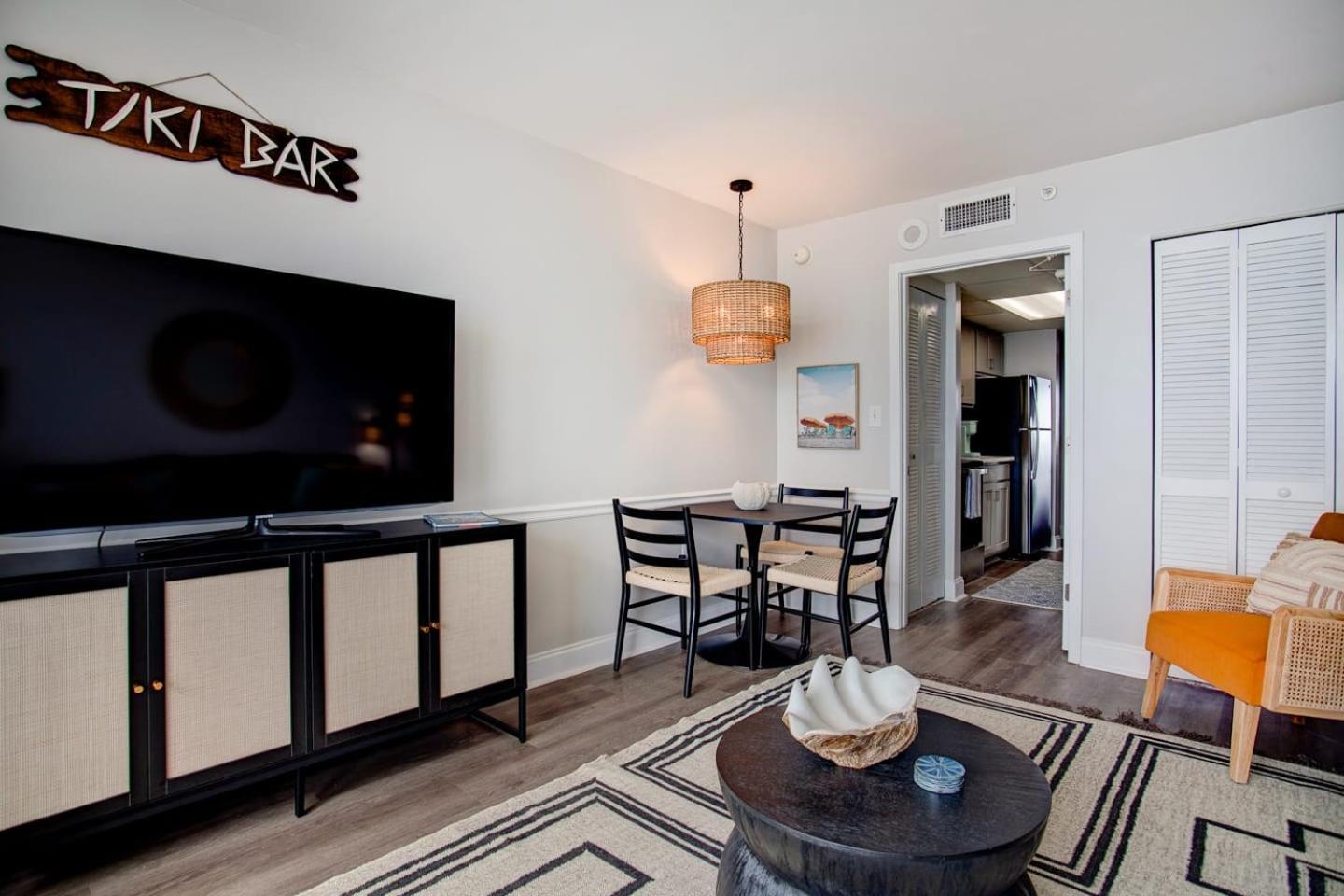 Oceanfront Escape Renovated Suite At Camelot Миртл-Бич Экстерьер фото